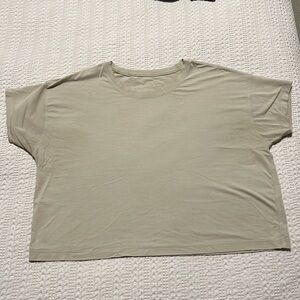 Lulu love cropped tee